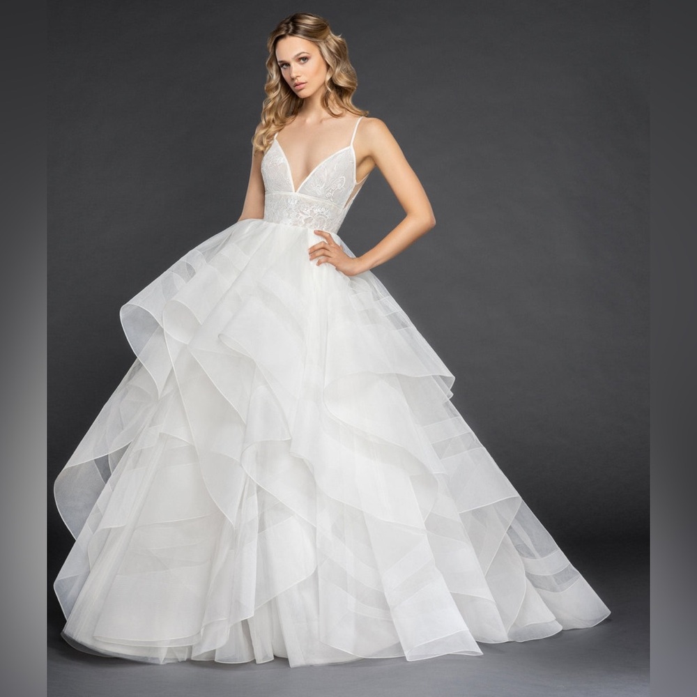 Hayley Paige Aldridge Bridal Gown Bridal Size 12 and Matching Cathedral Veil